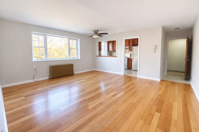 2-Bed/1-Bath (Unit 261-32) - FRIENDSHIP COURT