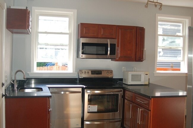 Foto del edificio - 330 Western Ave