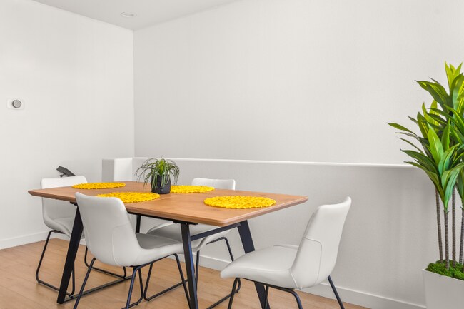 Building Photo - 6160 Paseo Ensillar