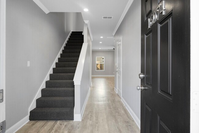 Entry & Stairs - 16076 Echo Glen Dr