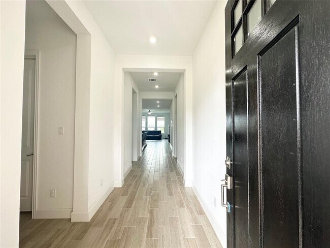 Foto del edificio - 705 Affazia Ln
