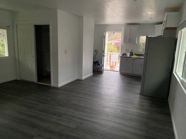 Living Area - 8510 Sunny Oak Ter
