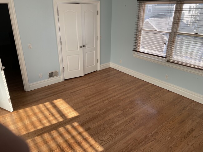 Your room - 30 Hasbrouck Ave