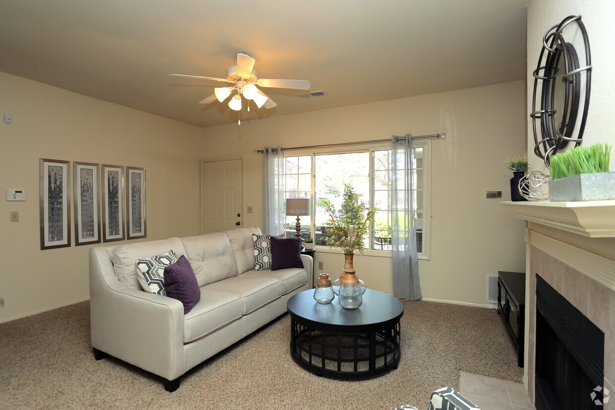 Courtyards Apartments in Tulsa, OK