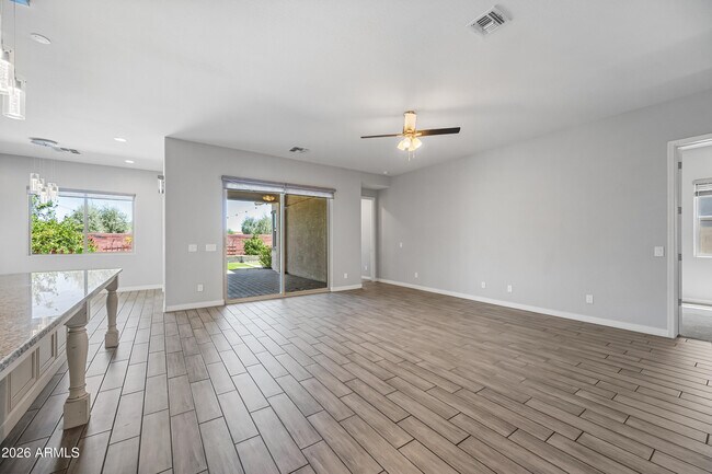 Foto del edificio - 884 E Ladbroke Way