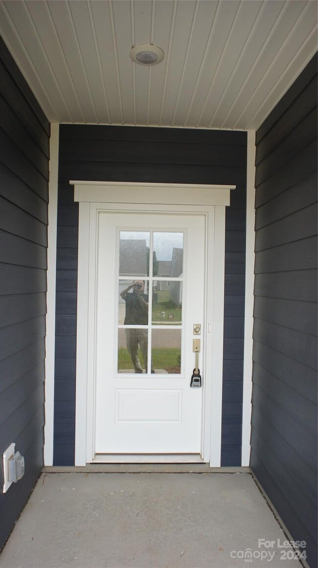 Building Photo - 137 Pampas Pl