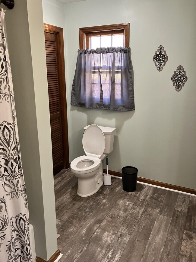 1533 Iron Bridge Rd Unit Room 3, Columbia, TN 38401 Room for Rent in