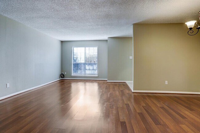 Foto del edificio - 14531 Still Meadow Dr