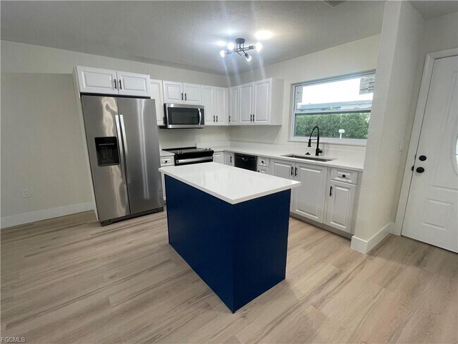 Foto del edificio - 2180 Leisure Ln
