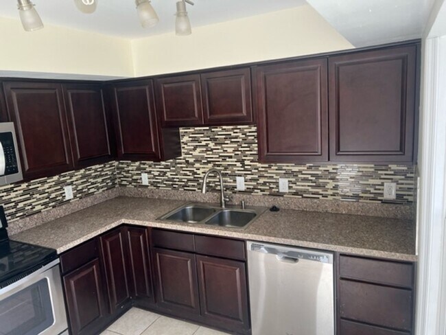 Foto del edificio - 5382 Leicester Ct