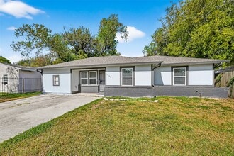 Building Photo - 5635 Belarbor St