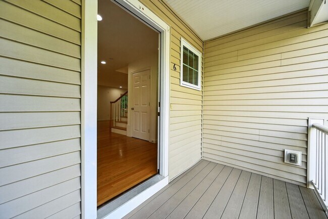 Foto del edificio - 6 Whitman Ln