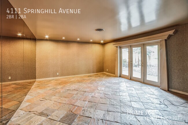 Building Photo - Precious 2 bed 2 bath Single-Family Home N...