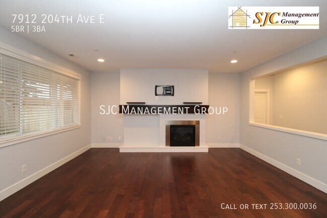 Foto del edificio - Five-Bedroom home in Bonney Lake for rent