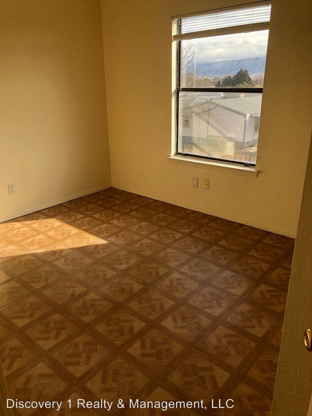Foto del edificio - 1010 Meadowlark Ct SE