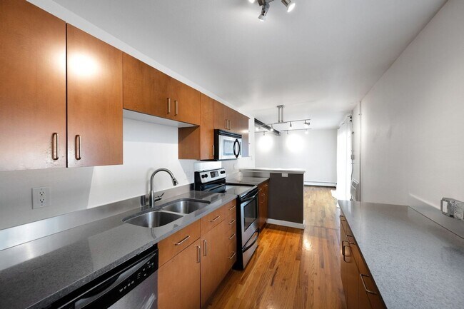 Foto del edificio - Charming 2BR Condo in Denver