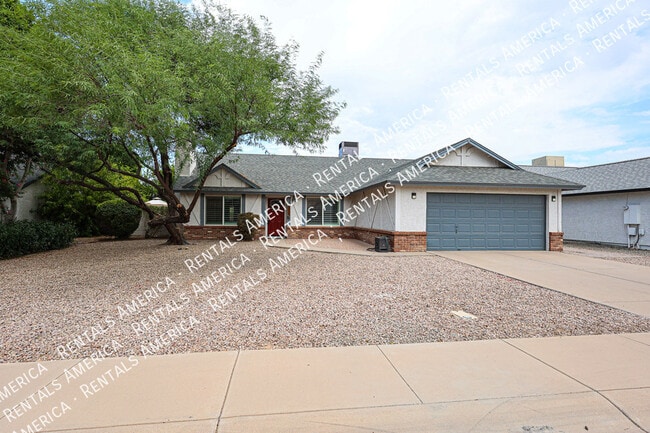 Building Photo - 3922 W Morelos St
