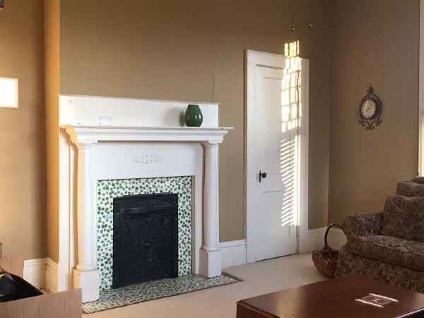 Primary Photo - 432 E Main St