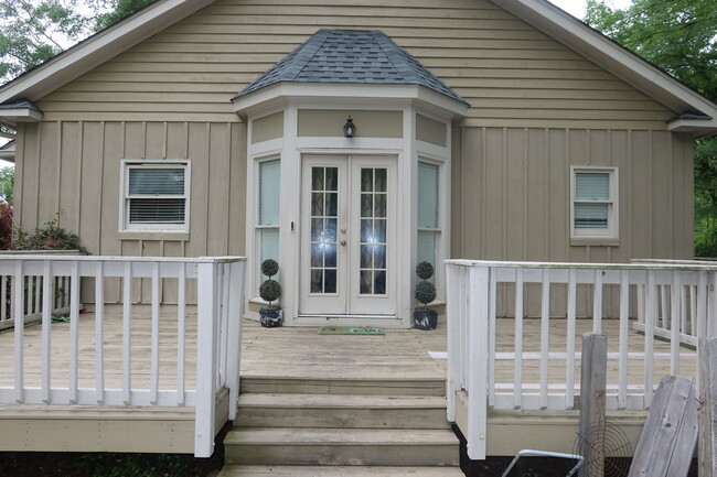 Building Photo - 680 Herring Dr