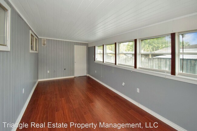 Building Photo - 3 br, 2.5 bath House - 104 Laurel St