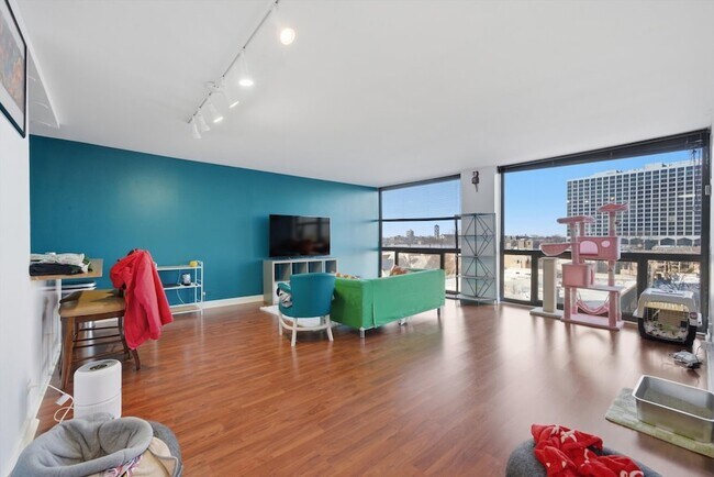 Foto del edificio - 4343 N Clarendon Ave