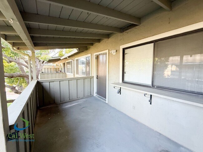 Foto del edificio - $2600 - 2 Beds/1 Bath Updated Condo in Gilroy