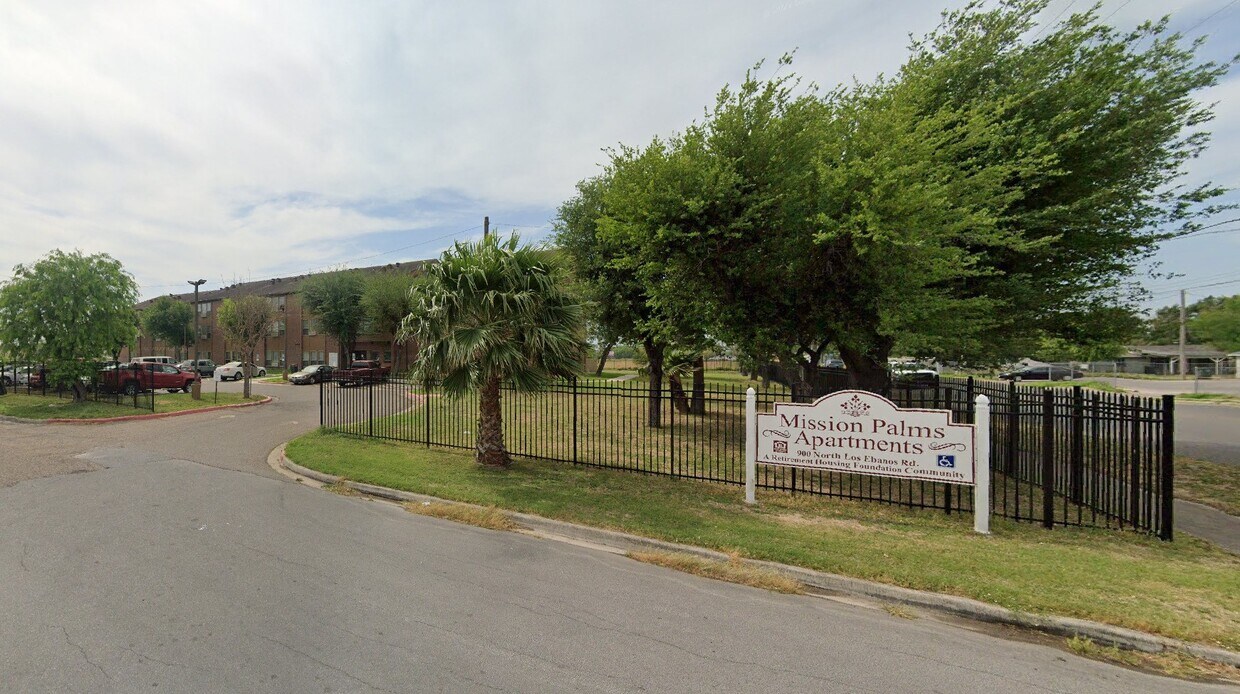 Primary Photo - 900 Los Ebanos Rd