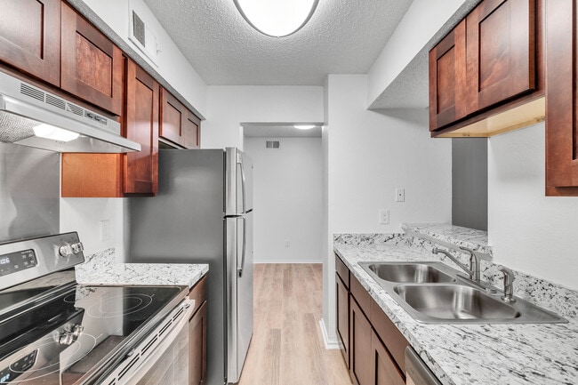 Building Photo - Covington Creek Apartment