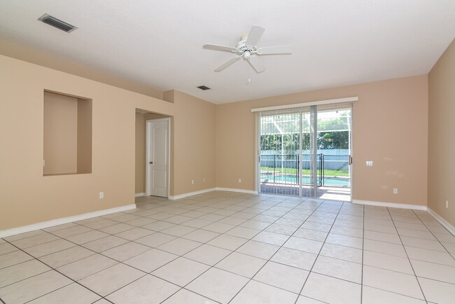 Foto del edificio - 5523 Terrain De Golf Dr