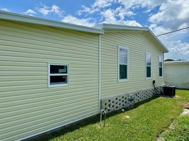 Building Photo - 1268 Patriot Pl
