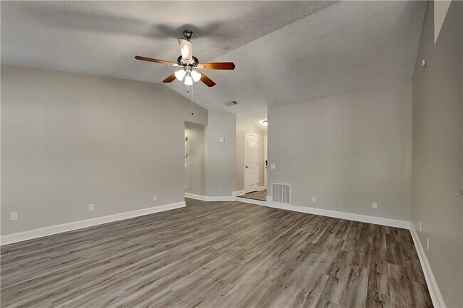 Foto del edificio - 3404 Owens Pass NW