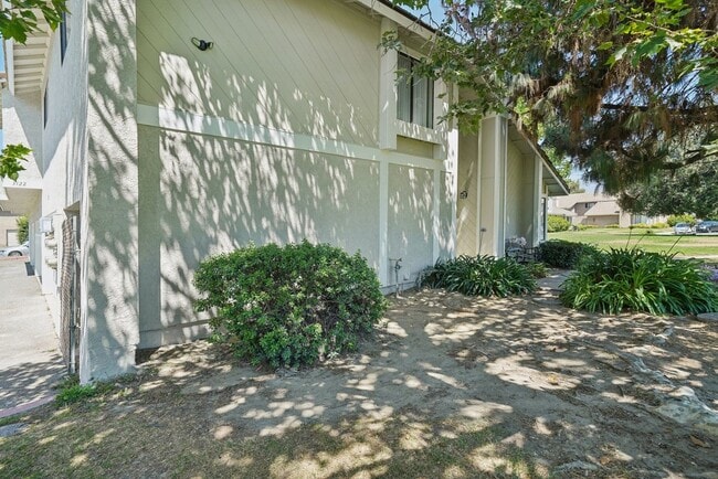 Building Photo - 3122 Triumph Ln