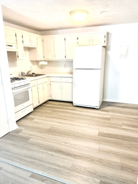 Building Photo - 5 Kenmar Dr