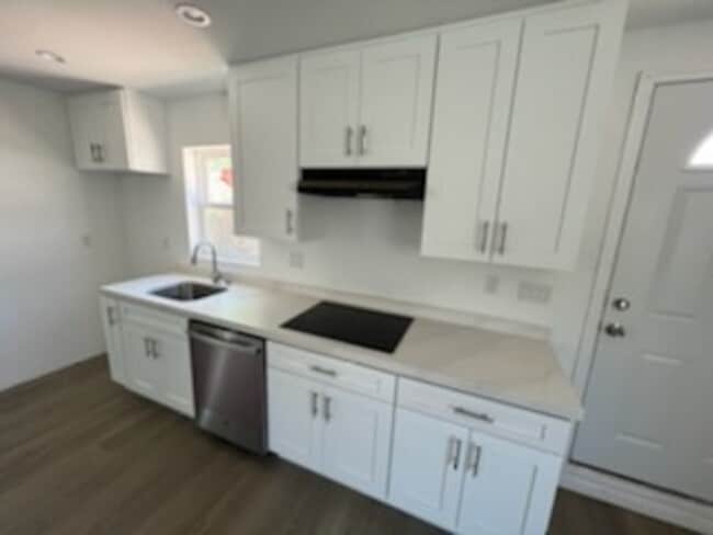 Building Photo - 10435 Las Lunitas Ave