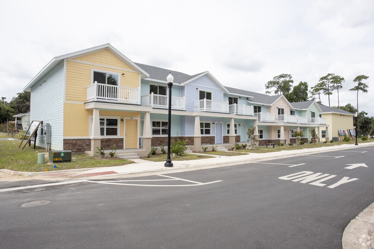 Building - Tuscawilla Apartments