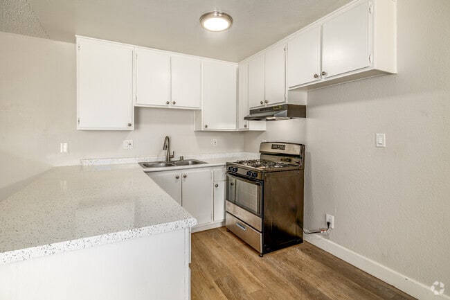1 dormitorio, 1 baño - 750 pies cuadrados - Cocina - Lincoln Apartments