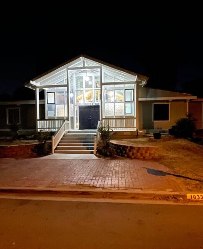 Foto principal - 10338 Fairhill Dr