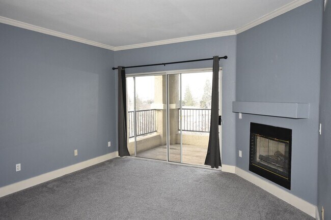 Foto del edificio - 701 Gibson Dr