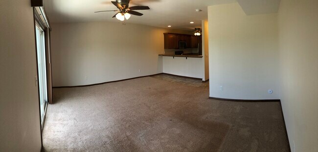 Living Room - 1914 Wrigley St