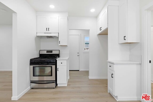 Foto del edificio - 580 W 15th St