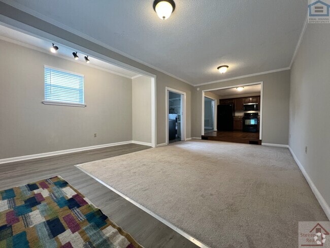 Building Photo - 8501 Maplewood Trail