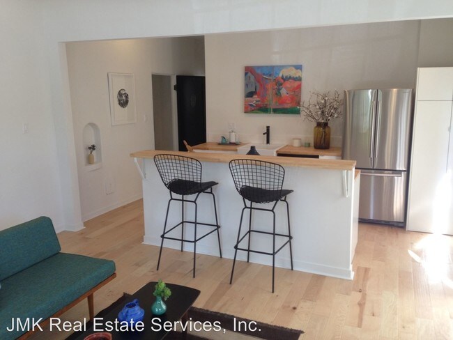 Building Photo - 418-418 N Curson Ave