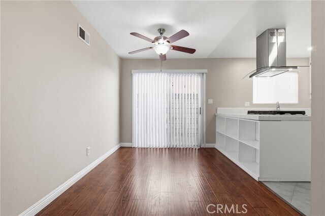 Foto del edificio - 8541 Emerson Cir