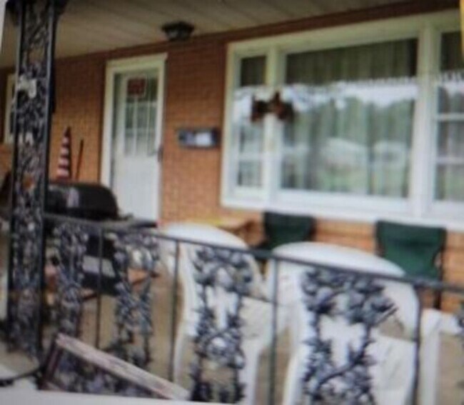 912 Merrick Ave, Zanesville, OH 43701 House Rental in Zanesville, OH