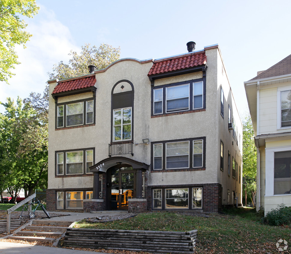 Primary Photo - 2204 Emerson Ave N
