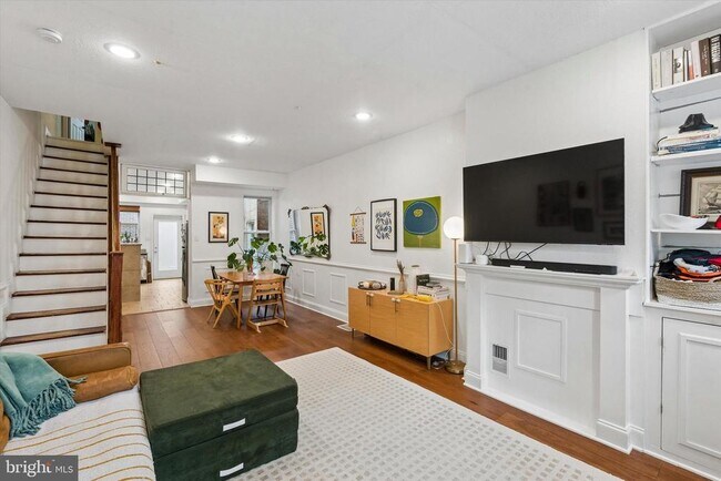 Foto del edificio - 1555 E Palmer St