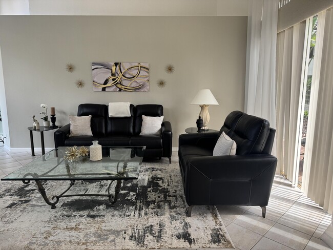 Foto del edificio - 324 Sunset Bay Ln