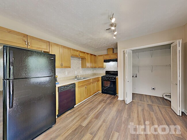 Foto del edificio - 3638 Mansfield Ln