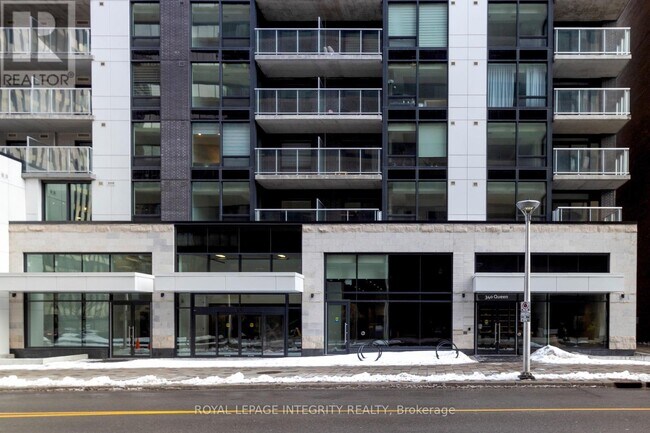 Building Photo - 340 Queen St