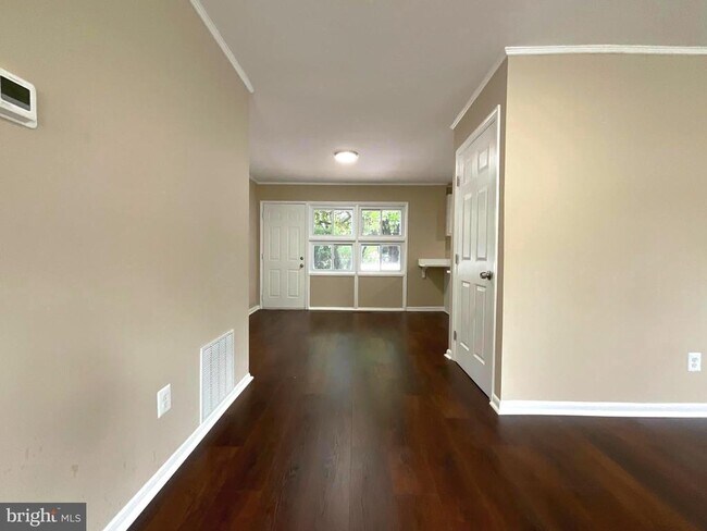 Building Photo - 1030 Collwood Rd